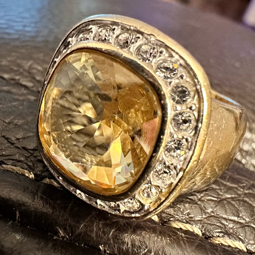 SWAROVSKI VINTAGE!  jonquil pastel ring yellow and clear crystals, late 1990s